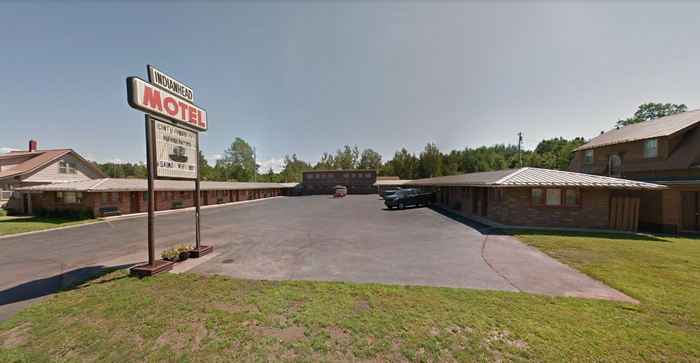 Indianhead Motel - Vintage Post Card